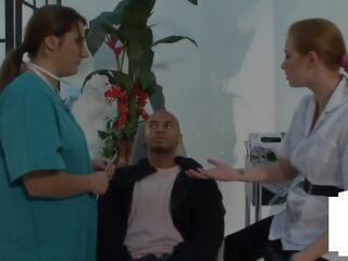 Ubrane kobiety i nadzy mężczyźni laski szarpnięcie malutkie czarne kutas w the dentist: hd brudne wideo 21